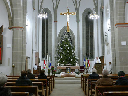 Darstellung des Herrn mit Kerzenweihe und Blasiussegen (Foto: Karl-Franz Thiede)